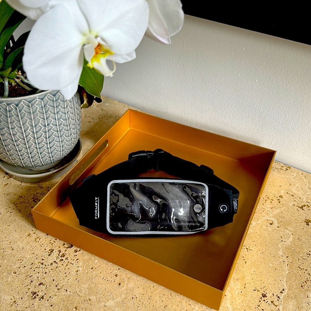 Running belt for the phone
